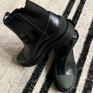 Velasca Womens Leather Ankle Boot- multi green/black